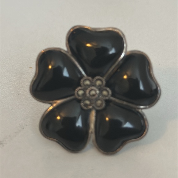 Pre owned- Elegant Black Flower Jewelry Set - Picture 6 of 16